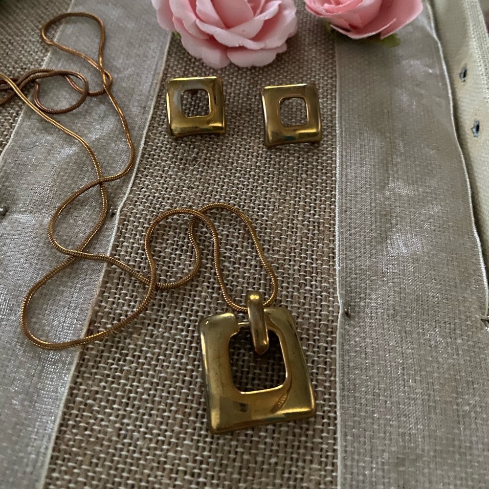 🌺 Vintage necklace